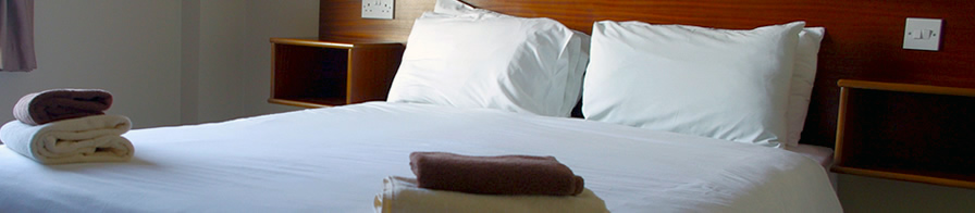 Fitzwilliam Arms Hotel: bedroom cheap accommodation